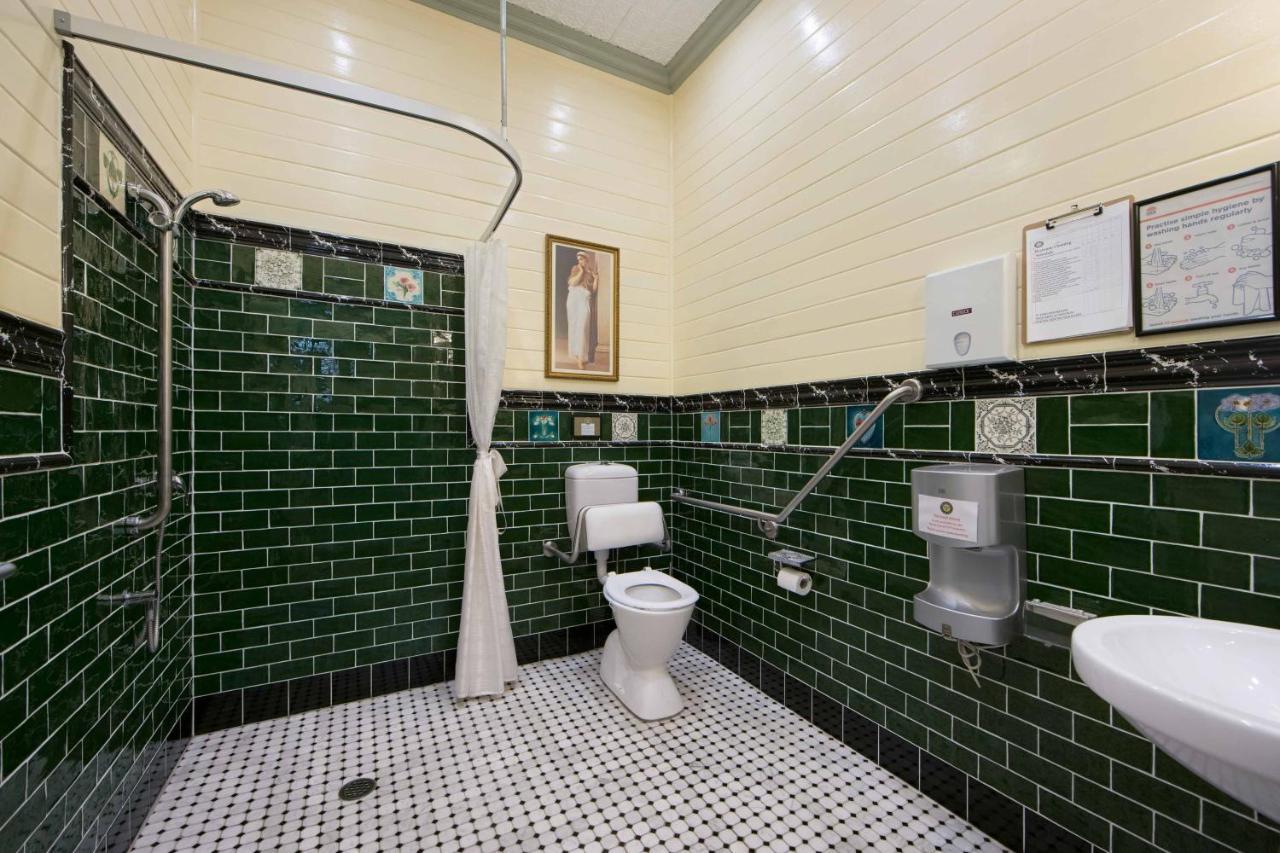 The Old Bank Gladstone Licensed Restaurant & Boutique Accommodation Hat Head Экстерьер фото